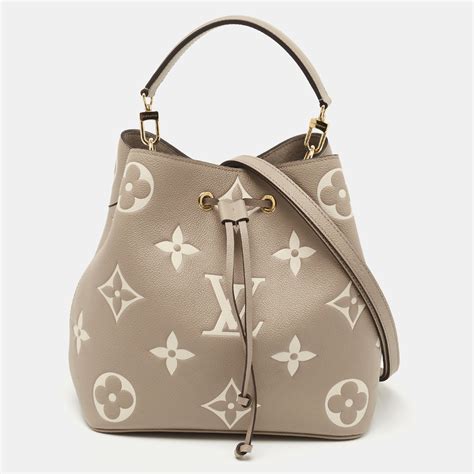 cream louis vuitton shoulder bag|louis vuitton detachable shoulder bags.